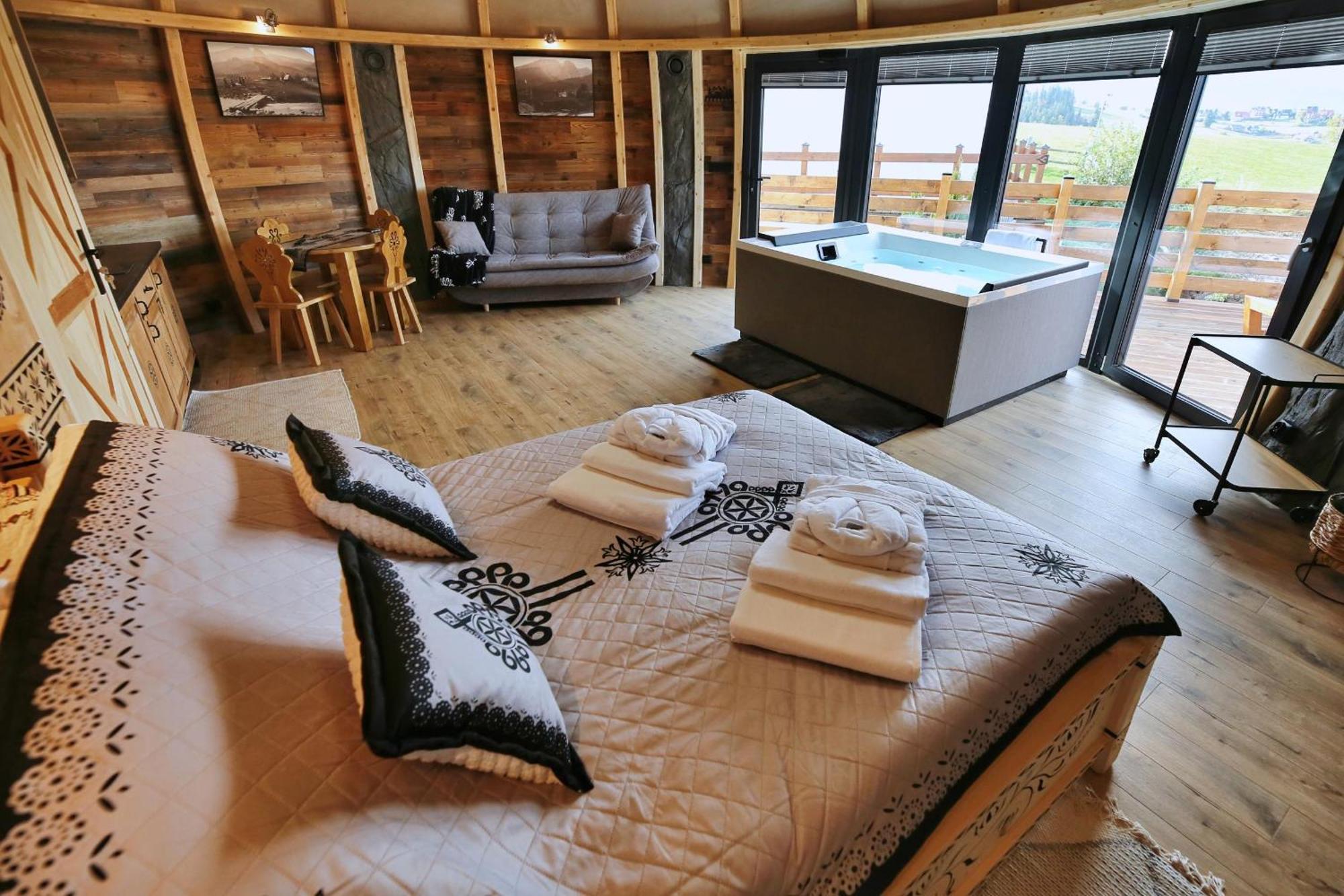 Hotel Tatry Mountain Glamp Z Jacuzzi à Zakopane Extérieur photo