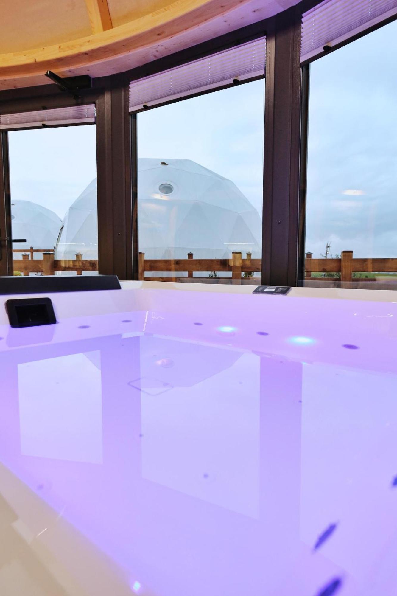 Hotel Tatry Mountain Glamp Z Jacuzzi à Zakopane Extérieur photo